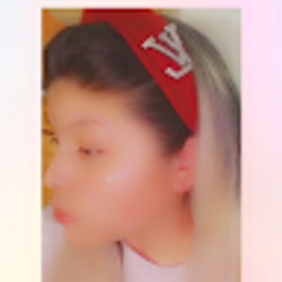 Meet your Posher, Laura razo - Picture 1 of 1